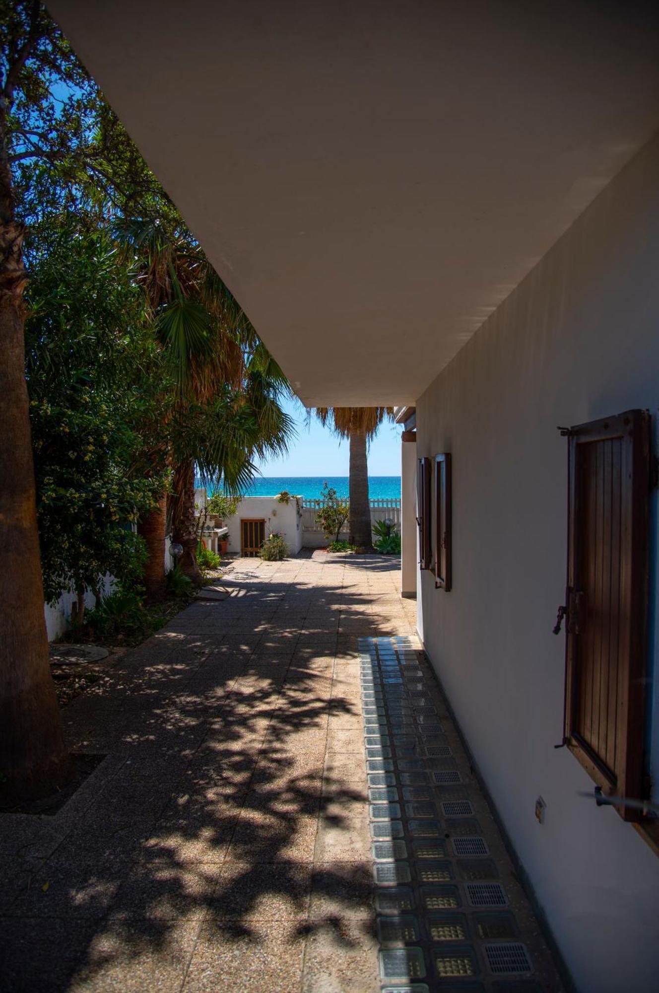 Villa By The Beach Sant'Andrea  Εξωτερικό φωτογραφία